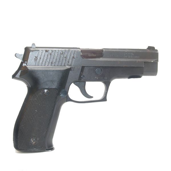 Pre-Owned Sig Sauer/Interarms P226 9mm 15+1 4.4" Pistol in Black (West German) - POP226-D